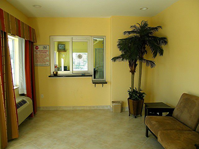 Crystal Suites Houston Interior photo